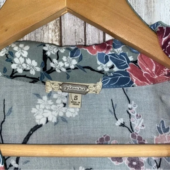 Gimmicks by Buckle Floral Open Bodysuit - Picture 5 of 5